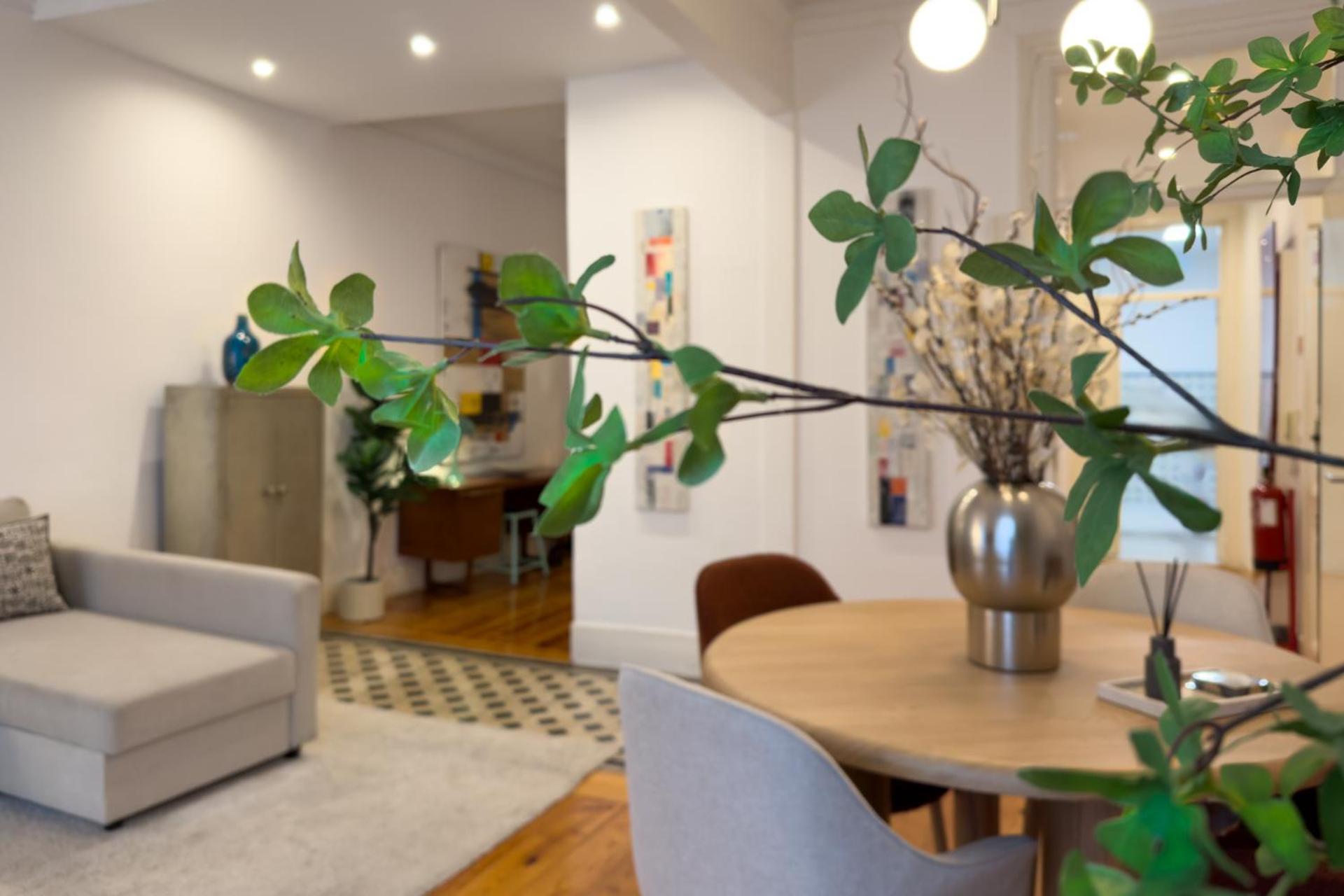 Beautiful Apartment In Bairro Alto - Quite Lisbon Luaran gambar