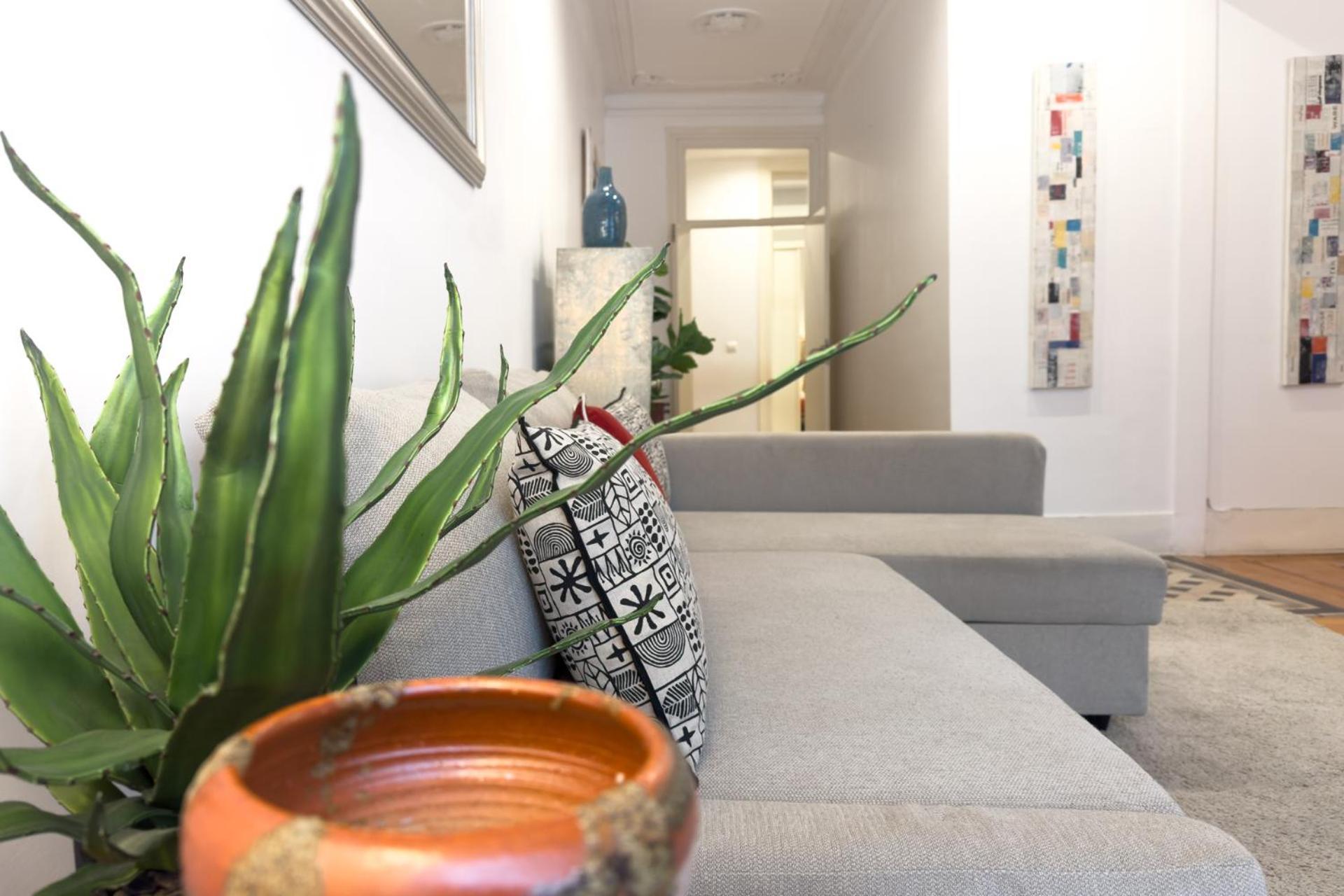 Beautiful Apartment In Bairro Alto - Quite Lisbon Luaran gambar