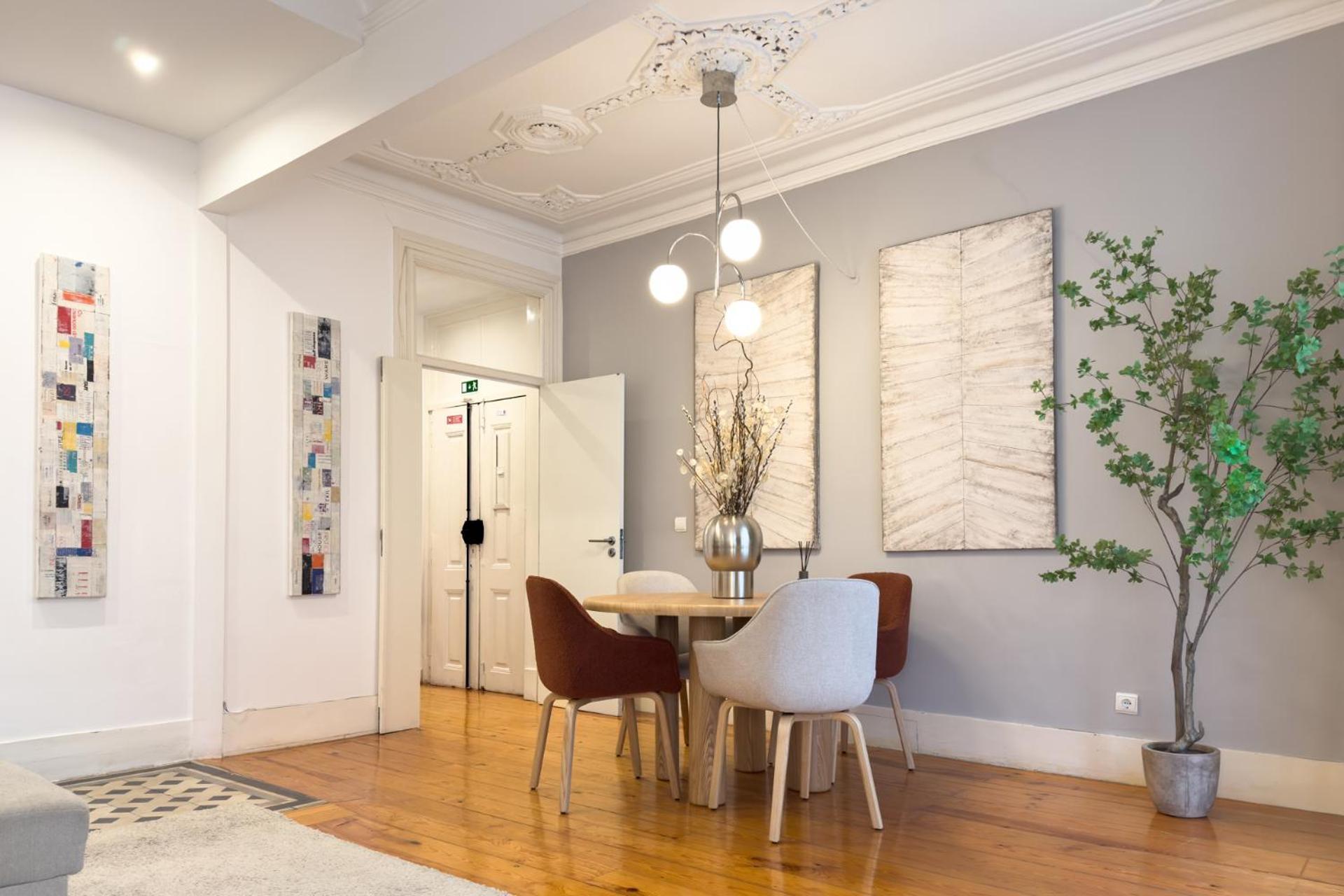 Beautiful Apartment In Bairro Alto - Quite Lisbon Luaran gambar